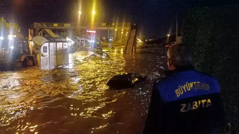 HBB Etkili Sağanak Yağışla Mücadele Etti