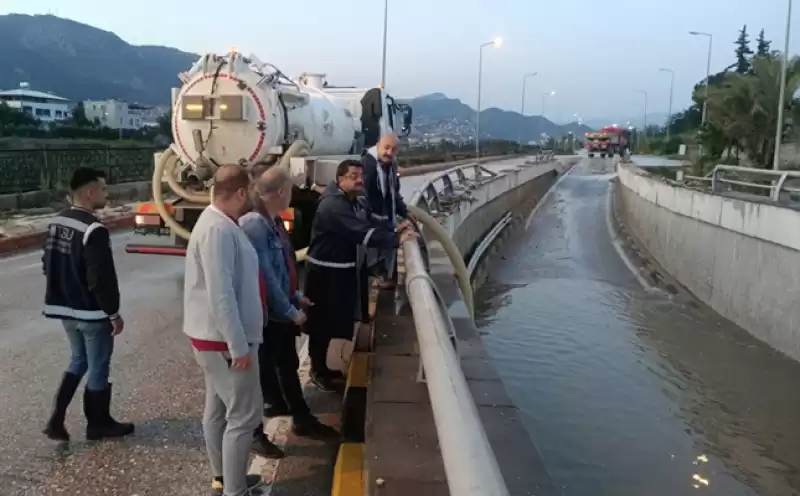 HBB Etkili Sağanak Yağışla Mücadele Etti