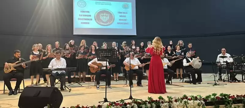Hatay'da öğretmenlerden Oluşan Koro Konser Verdi