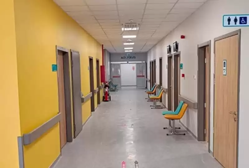 Hatay Valisi Masatlı Hizmete Giren Hatay Eğitim Ve Araştırma Hastanesi Ek Binasını Inceledi 