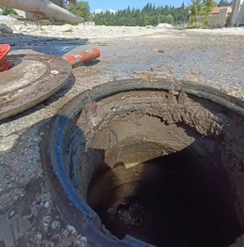 Lağım Suyu Taşan Kanal Temizlendi, Mahalle Rahatladı 