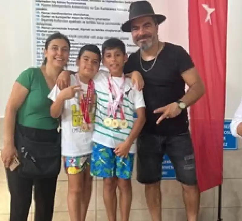 Aslanyürek Ve Cımbız Havuzda Madalyaları Topladı