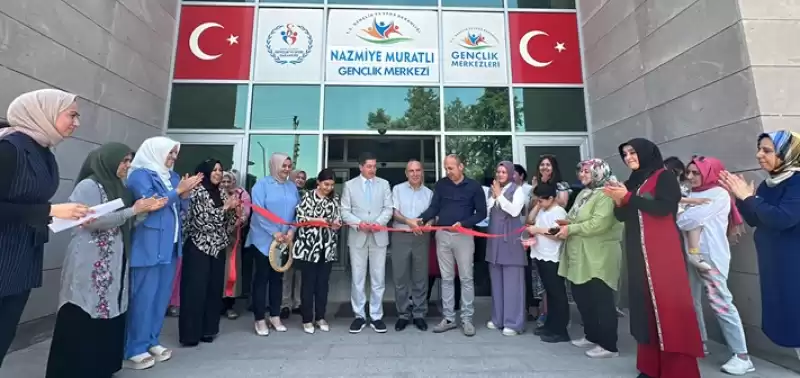 Dörtyol'da Kadın Kursiyerler Yıl Sonu Sergisi Açtı
