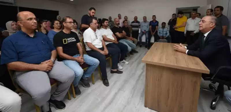 Başkan Yapar Belediye Personelleriyle Bayramlaştı
