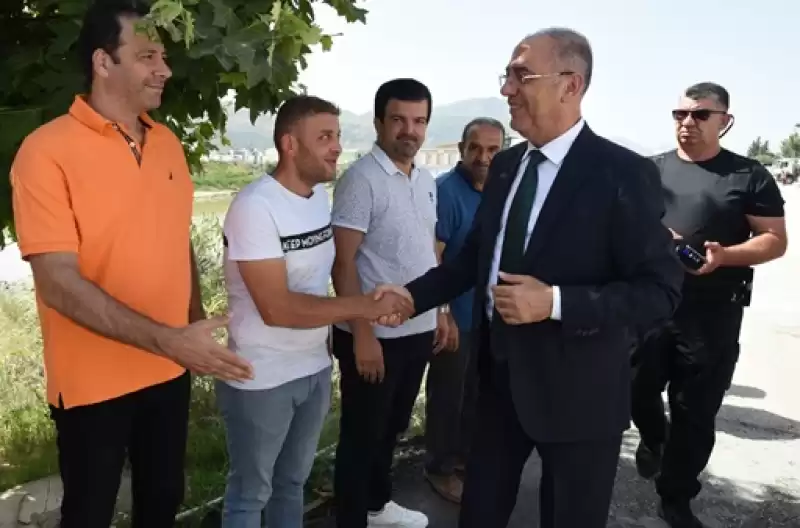 Başkan Yapar Belediye Personelleriyle Bayramlaştı