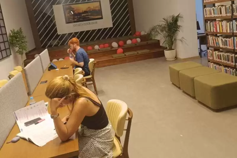 Eski Müze Halk Kütüphanesi Oldu