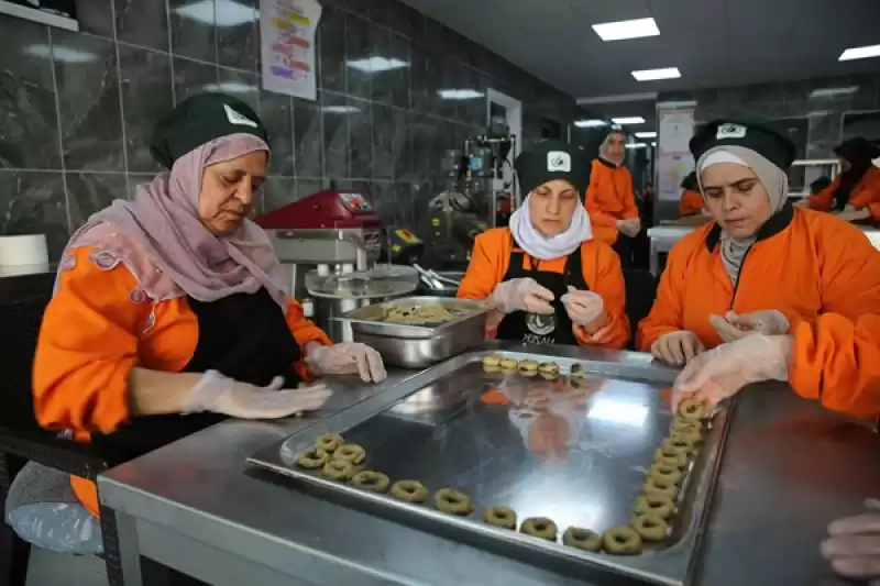 Hatay'da Zeytinli Kahke Depremzede Kadınlara Gelir Oldu