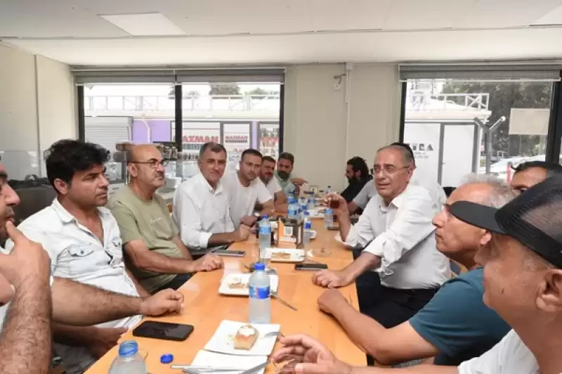 Başkan Yapar İstanbul-Hatay Kardeşlik çarşısı Ve Armutlu Atatürk Alışveriş Merkezi’ni Ziyaret Etti