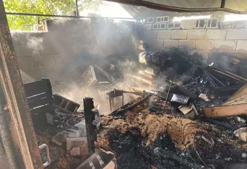 Hatay'da Ahırda çıkan Yangın Söndürüldü