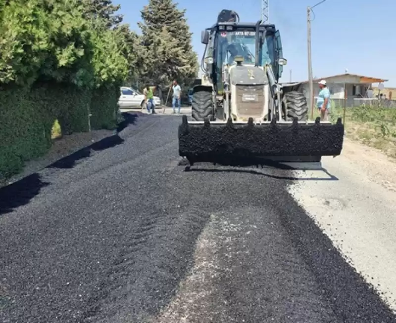 Fen Işleri Müdürlüğü Ekipleri Yol çalışmalarını Sürdürüyor