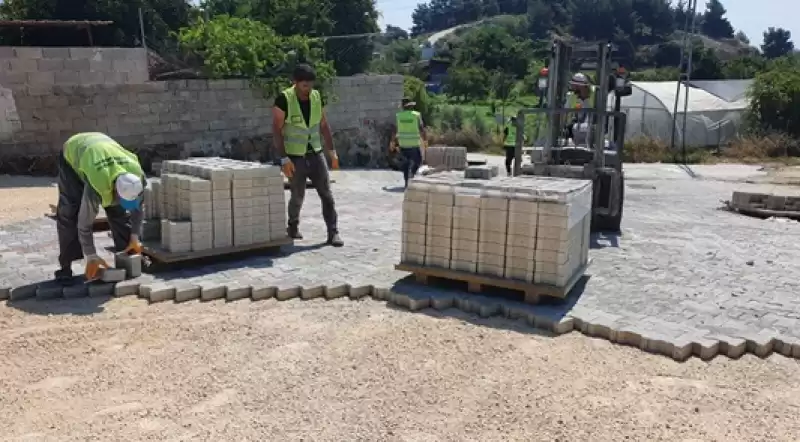 Fen Işleri Müdürlüğü Ekipleri Yol çalışmalarını Sürdürüyor
