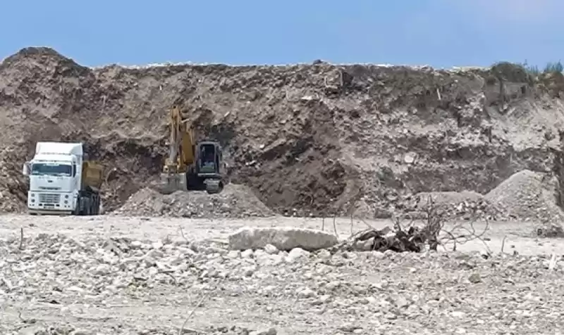 Samandağ Sahili, Molozlardan Temizleniyor