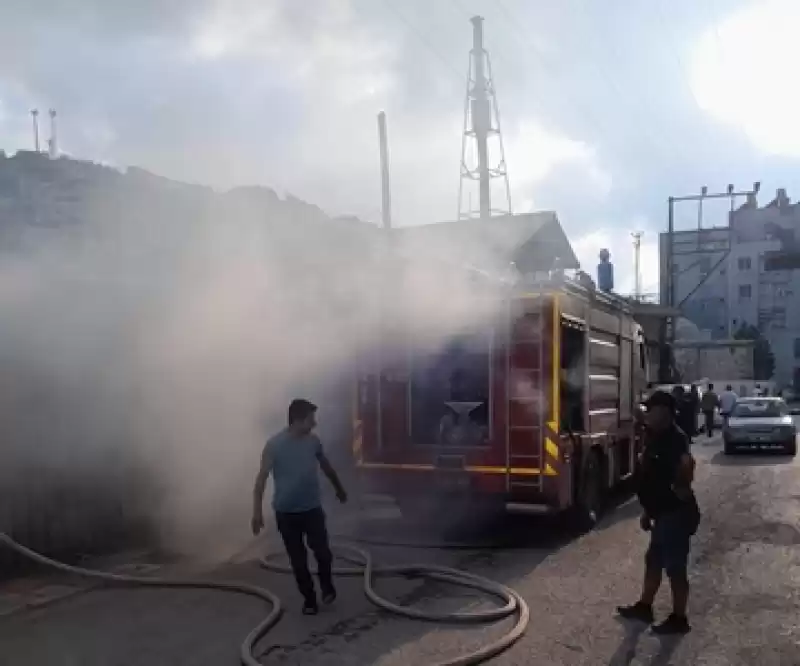Hatay'da Fırının Odun Deposunda çıkan Yangın Hasara Neden Oldu