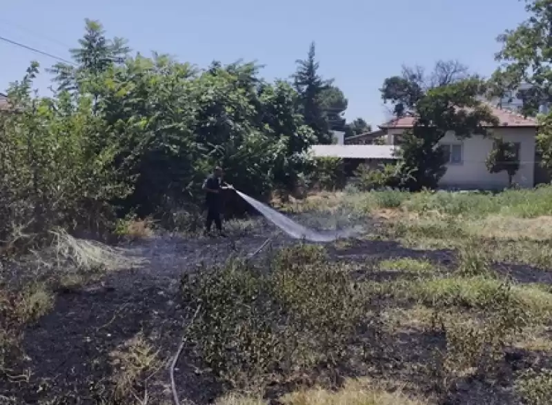 Hatay'da Otluk Alanda çıkan Yangın Söndürüldü