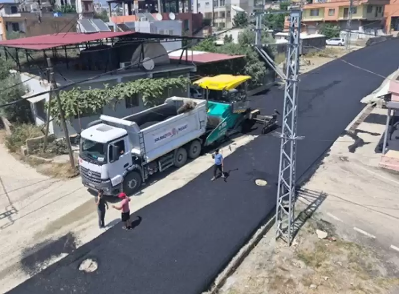 İskenderun Bekbele Mahallesinde Sıcak Asfalt çalışmaları Devam Ediyor!