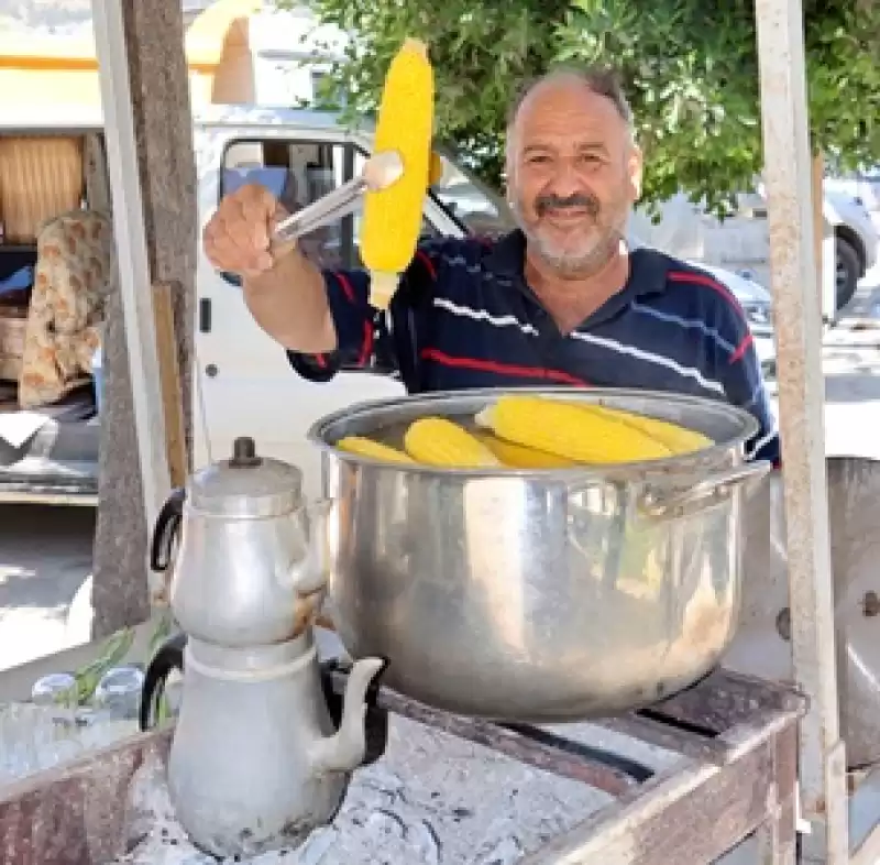 Yıkıntılar Arasında ‘süt Mısır’