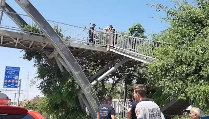 Adliye önündeki üst Geçitte Intihara Kalkıştı!