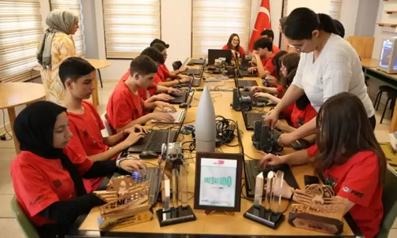 Hataylı Depremzede öğrenciler Roket Projesiyle TEKNOFEST'te Birincilik Hedefliyor