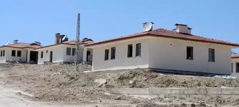 Hatay'da Inşa Edilen 117 Köy Tipi Afet Evi Eylülde Teslim Edilecek