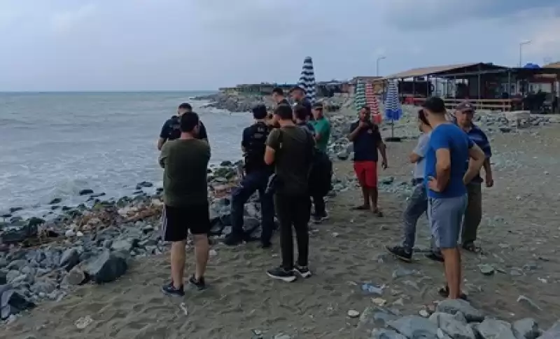 Hatay'da Denize Giren Genç Kayboldu 