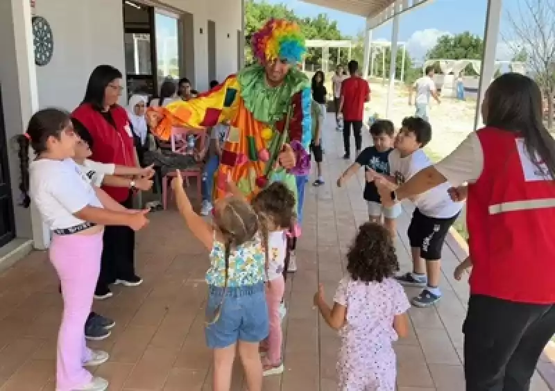 Kızılay Antakya Ve Defne’de Yetim çocukları Sevindirdi