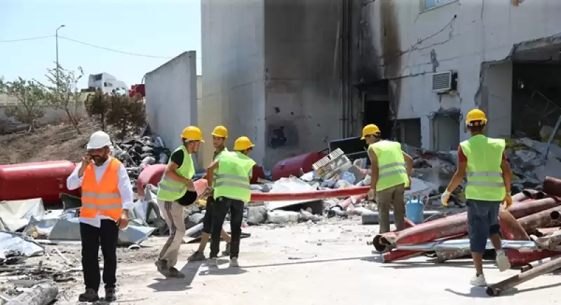 Hatay'da Depremlerde Hasar Gören Hastanenin Yıkım çalışmalarına Başlandı