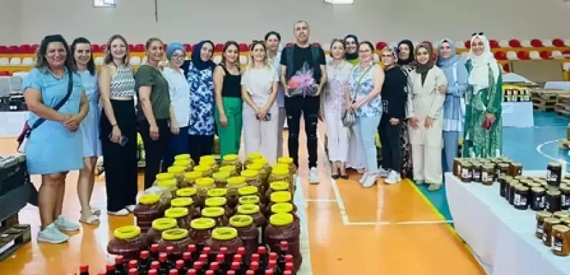 Satın Aldığı ürünleri Konteynerlerde Kalan Vatandaşlara Dağıtacak