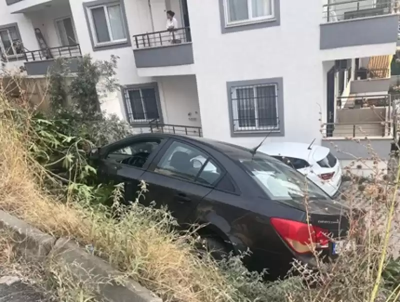 Yoldan çıkan Otomobil şarampole Yuvarlandı