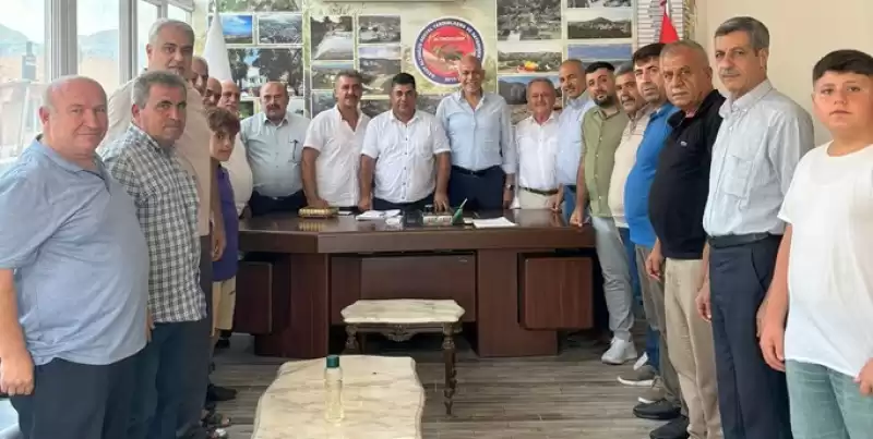 Altınözü Sosyal Yardımlaşma Ve Dayanışma Derneğinde Ali Bök Güven Tazeledi