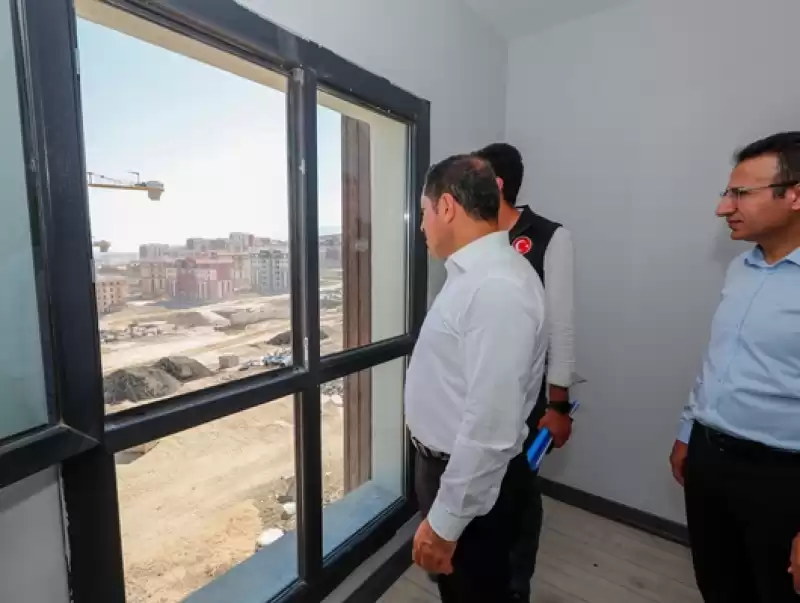 Hatay Valisi Mustafa Masatlı, Yapımı Devam Eden Deprem Konutlarını Inceledi