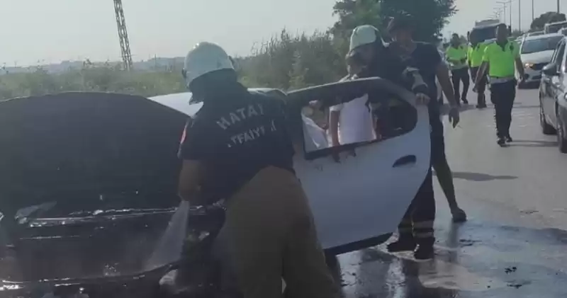 Arsuz'da Otomobilde çıkan Yangın Söndürüldü