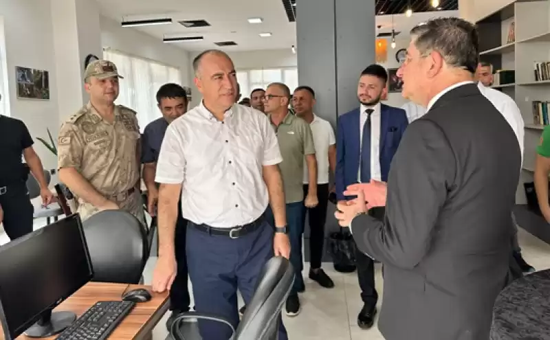 Hatay'da Depremzedeler Için Kütüphane Açıldı