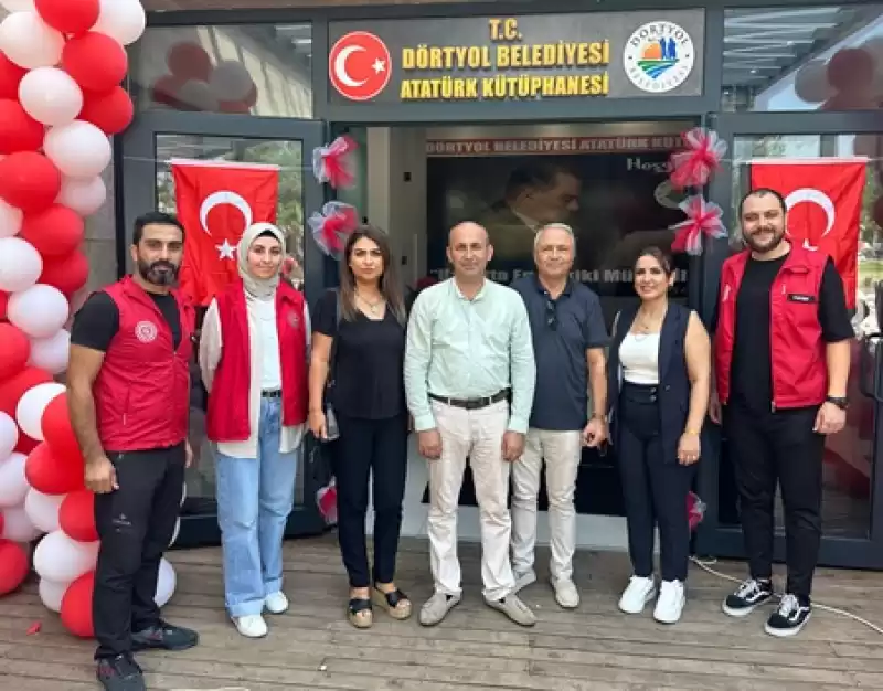 Hatay'da Depremzedeler Için Kütüphane Açıldı