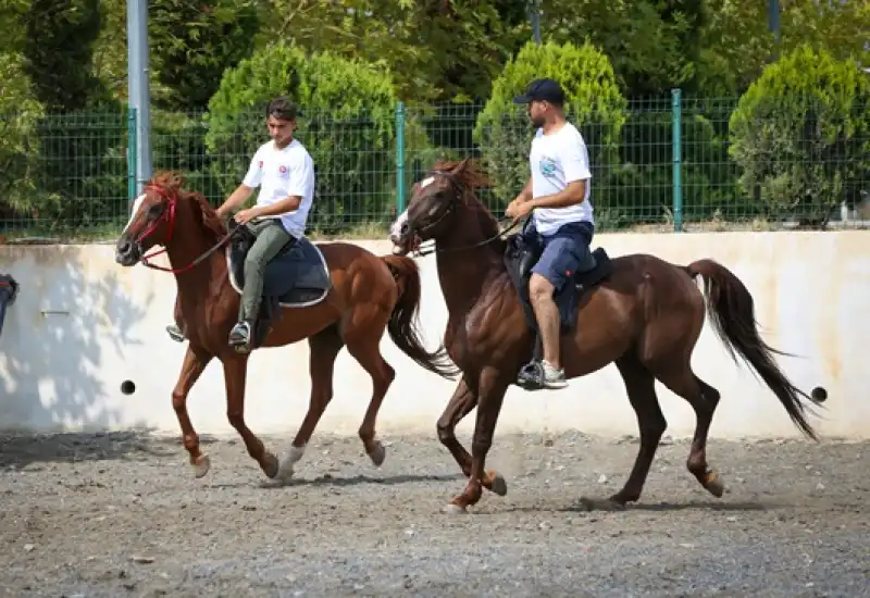 Genç Sporcu Arda, Atlı Okçulukta