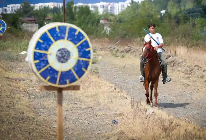 Genç Sporcu Arda, Atlı Okçulukta