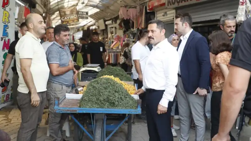Hatay Valisi Mustafa Masatlı, Tarihi Uzun Çarşı Esnafını Ziyaret Etti
