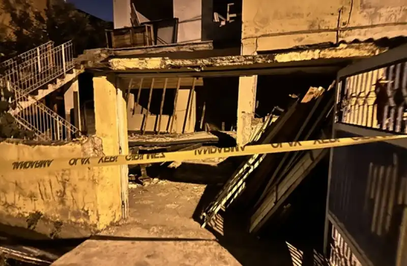 Dörtyol’da Deprem Hasarlı Evin Balkonunun çökmesi Sonucu 2 Kişi öldü