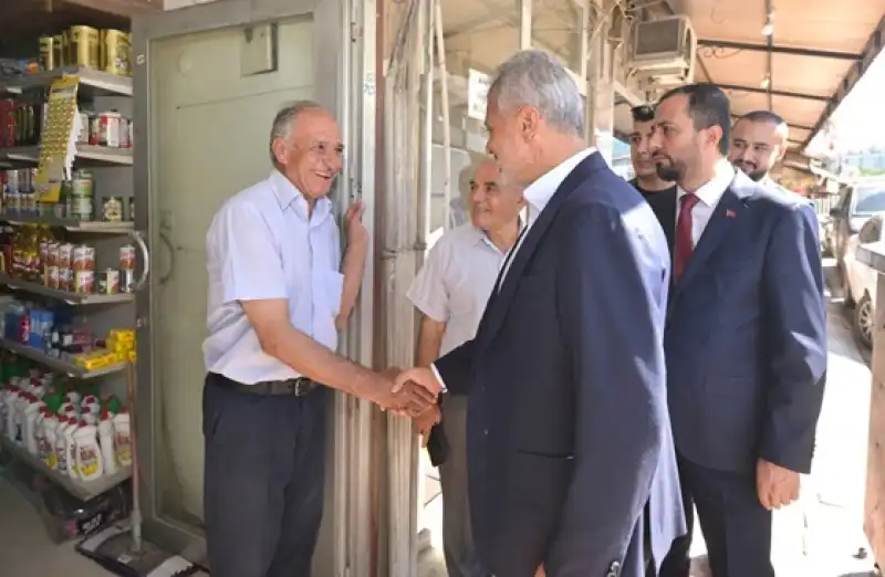 Öntürk, Yayladağı Esnafını Ziyaret Etti. Yeni Projeler Ve Müjdeler Verdi