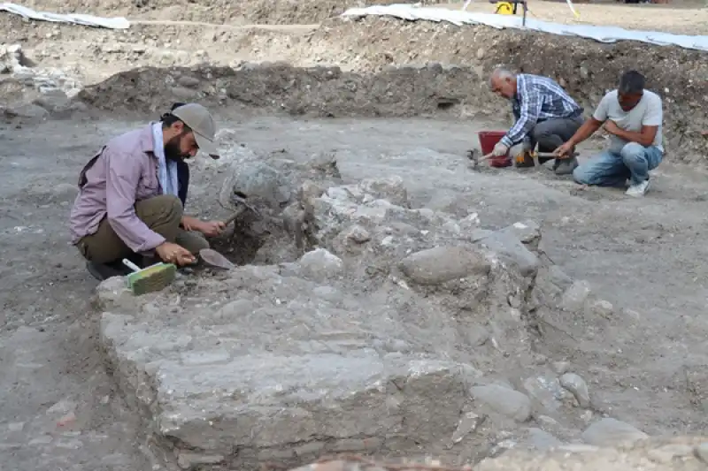 Antakya Antik Hipodrom'un çevresindeki Kalıntılarda Eski Depremlerin Izleri Araştırılıyor