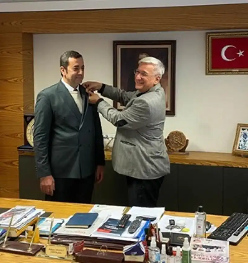 Başkan Salman Yumuşak, TBBB’ne Üye Oldu Rozetini Yeloğlu Taktı
