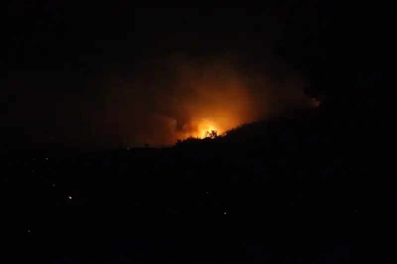 Hatay'da çıkan Orman Yangını Söndürülmeye çalışılıyor