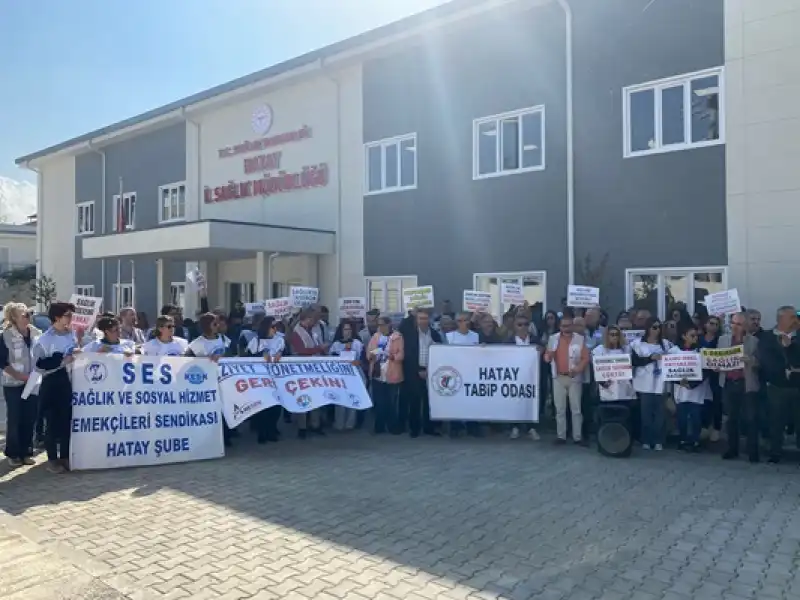 Sağlık çalışanları Yeni Yönetmeliği Protesto Etti!