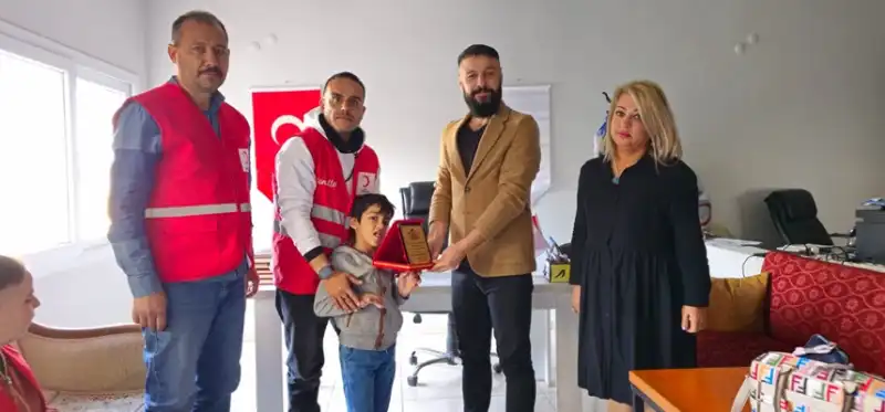 Arsuz Kızılay şubesine Engelli Dostu Plaketi 