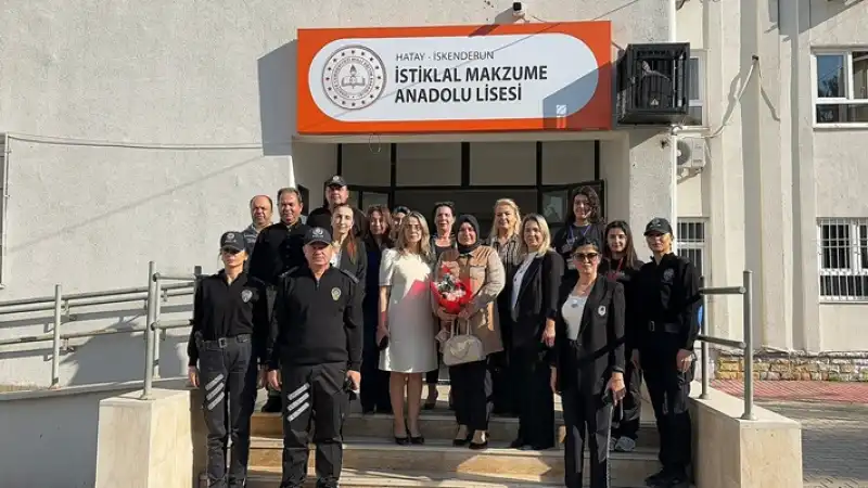 İskenderun Ilçe Emniyet Müdürlüğünden ücretsiz Kitap Dağıtımı