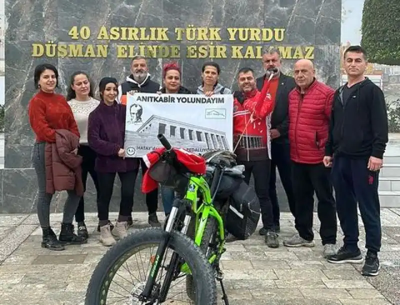 Ethem Baklacı, Demir Atı Ile Anıtkabir’e Doğru Yola Çıktı