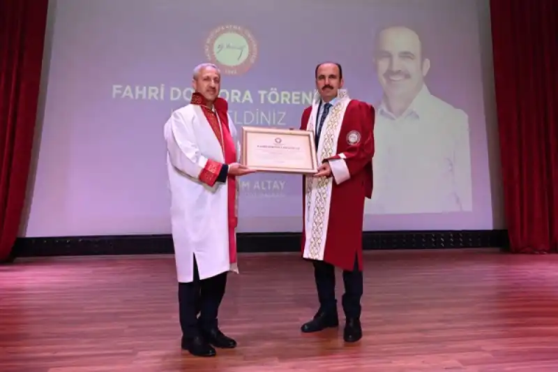 HMKÜ Senatosu’nun Fahri Doktor Unvanı Başkan Uğur İbrahim Altaya