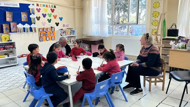 Hatay'da Ana Sınıfı öğrencilerine 92 çift Ayakkabı Hediye Edildi