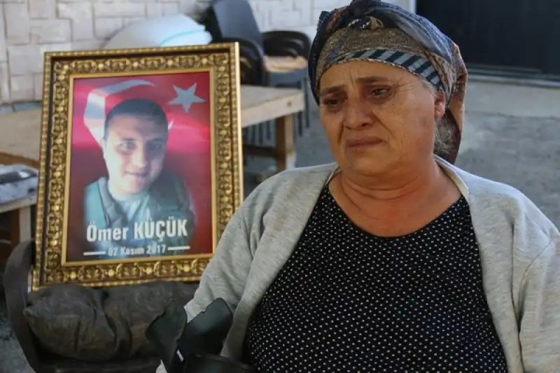 Hatay'da Zarar Verilen şehit Anıtını Jandarma Ekipleri Yeniledi