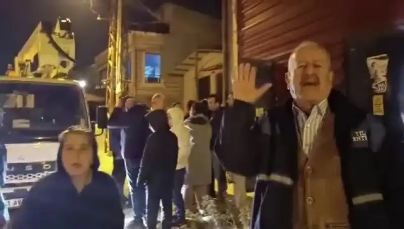 Samandağlı Elektrik Kesintilerinden Bezdi!