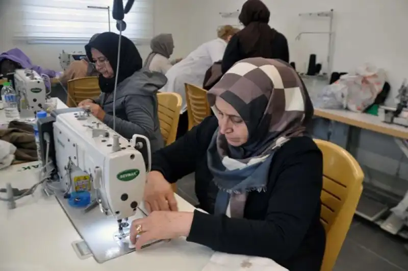 Reyhanlılı Kadınlar HEM’de Terzilik Öğreniyor